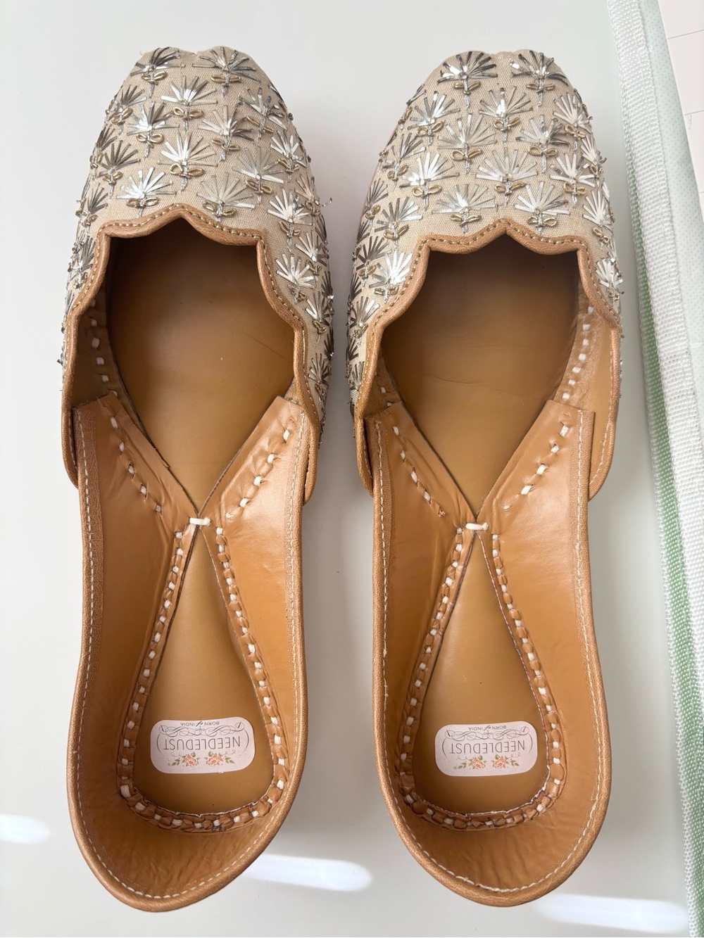 NWT Embellished Flats / Juttis